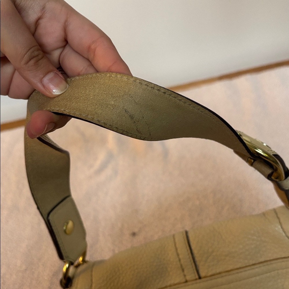 Coach Cream Leather Shoulder Bag - Picture 6 of 13